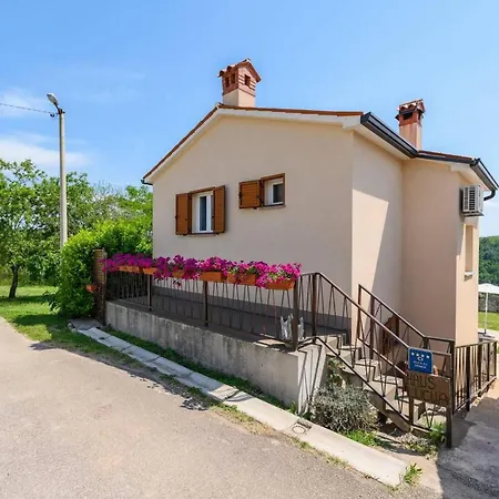 House Lucija Holiday home
