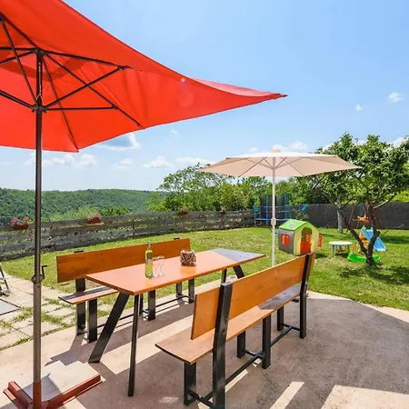 House Lucija Holiday home *